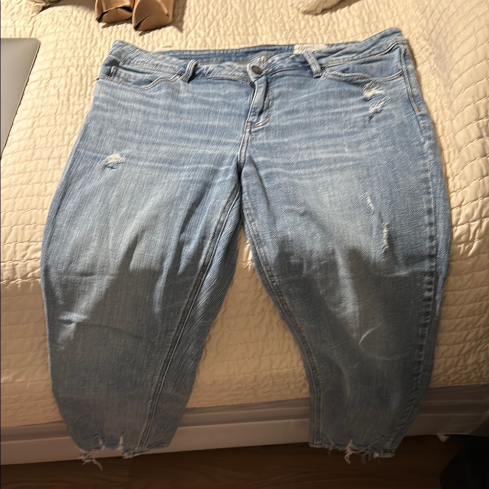 Trendy Light Blue Distressed Ankle Jeans